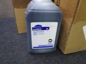 lot 79 image: 4- 2.5 L Bottles Diversei Speeball ...