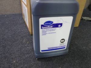 lot 80 image: 4- 2.5 L Bottles Diversei Speeball ...