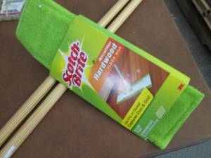 lot 92 image: Scotch Brite Microfiber Hardwood Fl...