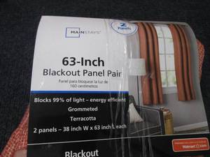 lot 198 image: Mainstays 38x63 inch Grometted Blac...