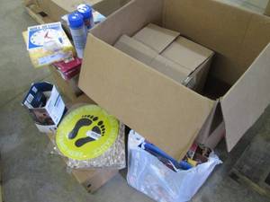 lot 219 image: Box of UnsoldUnclaimed Items...