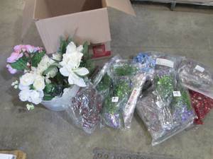 lot 290 image: Box of Artificial Flowers & Greens...
