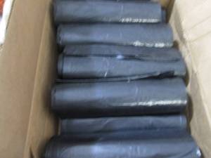 lot 309 image: Earthwise 40-45 Gallon Black Can Li...