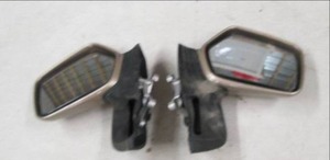 lot 7 image: mirrors for a 1988 honda goldwing m...