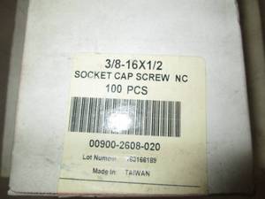 lot 32 image: 5 boxes of 38-16x12 socket should...