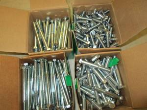 lot 52 image: 4 boxes of hex cap screws grade 5 v...