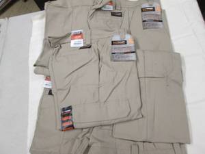 lot 60 image: 5 womens new wrangler work wear car...