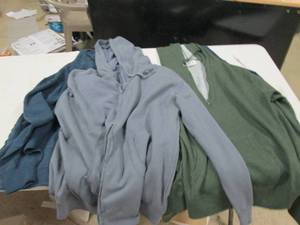 lot 103 image: 4 mens large zip up hoodies new wit...