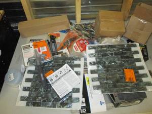 lot 125 image: box of tile , tape tile cutters, pr...