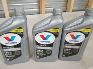 lot 177 image: 3 quarts of valvoline full syntheti...