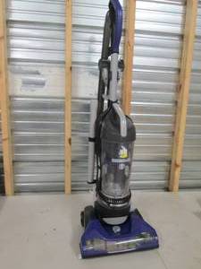 lot 227 image: dirt devil powermax cord rewind vac...