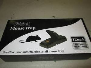 lot 234 image: 12 pack of mouse traps ...