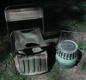 lot 19 image: Camping chair, Coleman catalytic he...