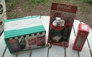 lot 109 image: Coca Cola talking mug, Hutchinson b...