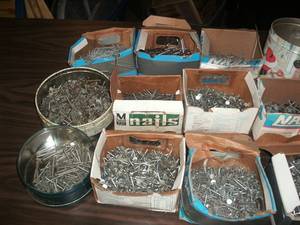 lot 132 image: Roofing nails & galvanized nails - ...