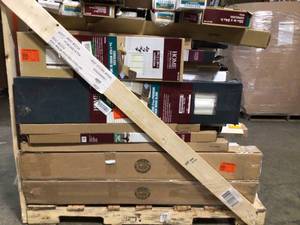 lot 12 image: Mix lot of assorted Home Decorators Collection blinds various sizes customer returns see all pictures
