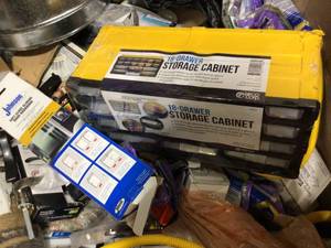 lot 14 image: assorted pallet of houseware appliances and tools customer returns (see all pictures)