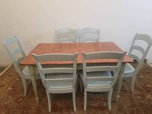 Nichols & Stone Table with 6 Chairs