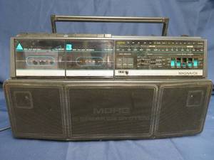 MAGNAVOX AW8200 DUAL DECK STEREO RADIO CASSETTE RECORDER