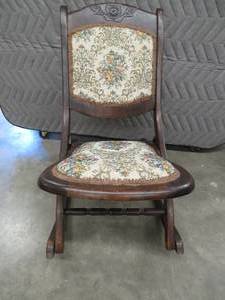 ANTIQUE VICTORIAN FOLDING ROCKING CHAIR
