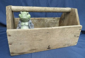 VINTAGE TOOL BOX