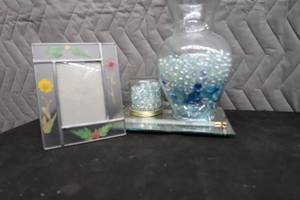 VASE AND JAR OF DECORATIVE STONES
