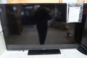 53 SANYO FLAT SCREEN TV