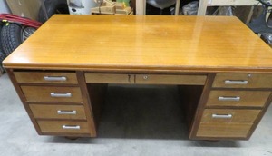 LARGE SOLID DESK