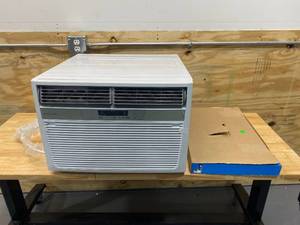 FRIDIDAIRE 8,000 BTU Window-Mounted Room Air Conditioner with Supplemental Heat in White