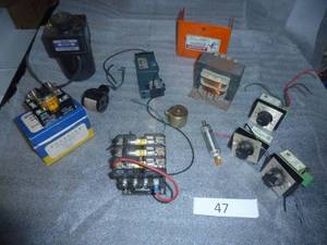 lot 40 image: power relay, motor, Square D fuse relay, schrader bellows, and more