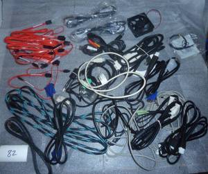 lot 82 image: Group of computer cabling, SATA drive cables, HDMI, VGA, DVI, USB