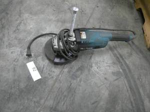 lot 92 image: Makita grinder - working condition