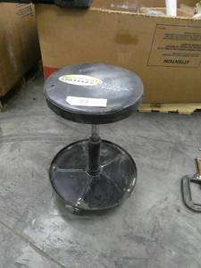 lot 93 image: Rolling work stool