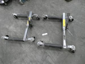 lot 148 image: Pair of hydraulic vehicle positioning Jacks, 1500 lb capacity each, move your vehicle around easily
