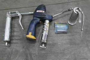 lot 156 image: Grease guns and oil can