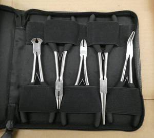lot 160 image: New set of small tweezers and snips