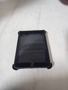 lot 29 image: ipad mini otterbox case