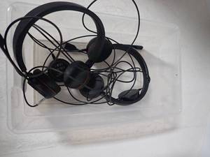 lot 40 image: Lot of 2 USB Headsets