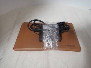 lot 56 image: Samsung 700T-XE 700 TIA Tablet with charging station