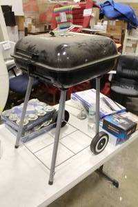 lot 637 image: Backyard Grill BBQ Grill