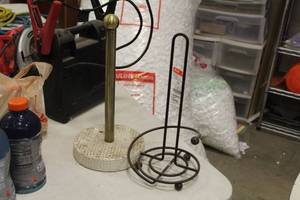 lot 653 image: Lot of (2) Paper Towel Holders