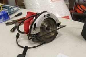 lot 655 image: Tool Shop 241-9853  7-14 Compact Circular Saw