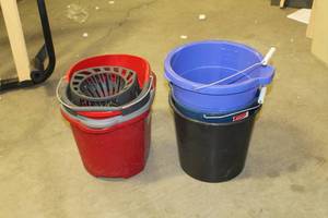 lot 670 image: Lot of (Approximately 6) Plastic Pails