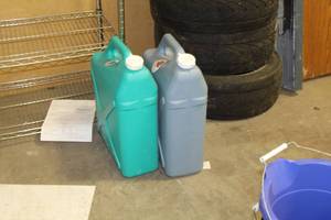 lot 674 image: Lot of (2) Reliance Plastic Water Cans