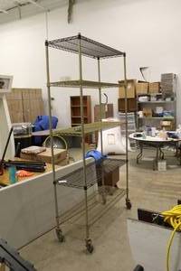 lot 676 image: Metal Rolling Wire Shelving Rack 5-tier 48Wx18Dx92H