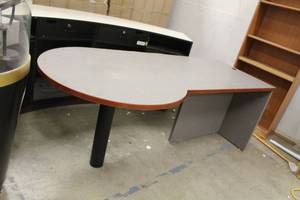 lot 691 image: Tear-Drop Office Desk 80Lx30Wx29-12H