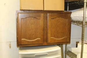 lot 696 image: Kitchen Cabinet 2-door 30Wx12Dx18H