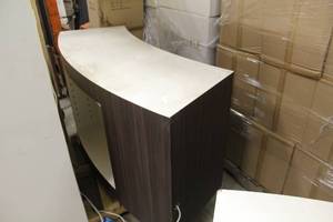 lot 693 image: Commercial Display Counter 52Lx21Wx34H