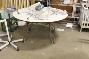 lot 780 image: Folding Table 5D