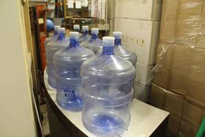 lot 711 image: Lot of (8) Plastic Water Jugs 5-Gallon (empty)